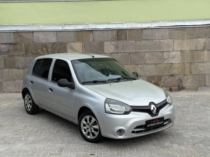 RENAULT - CLIO - 2013/2014 - Prata - R$ 31.900,00