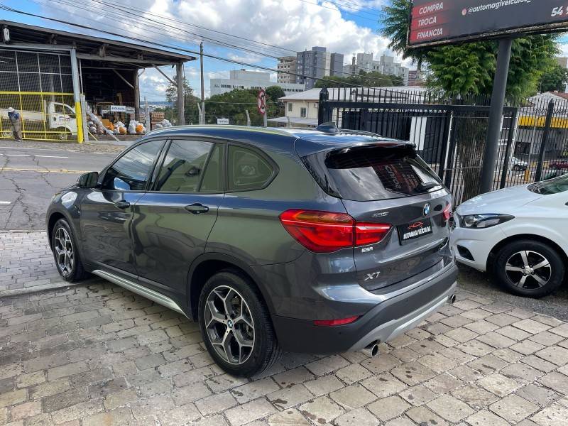 BMW - X1 - 2018/2019 - Cinza - R$ 149.900,00
