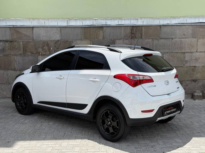 HYUNDAI - HB20X - 2015/2015 - Branca - R$ 61.900,00