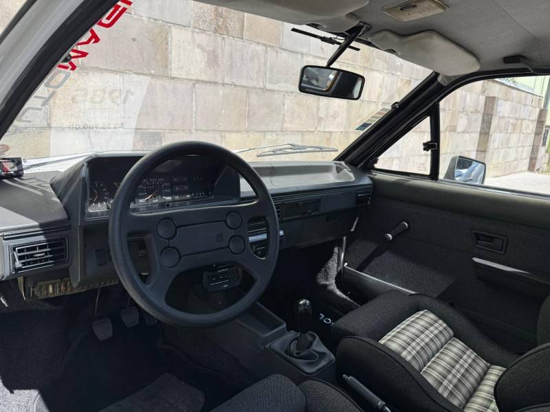 VOLKSWAGEN - GOL - 1985/1985 - Branca - R$ 35.900,00