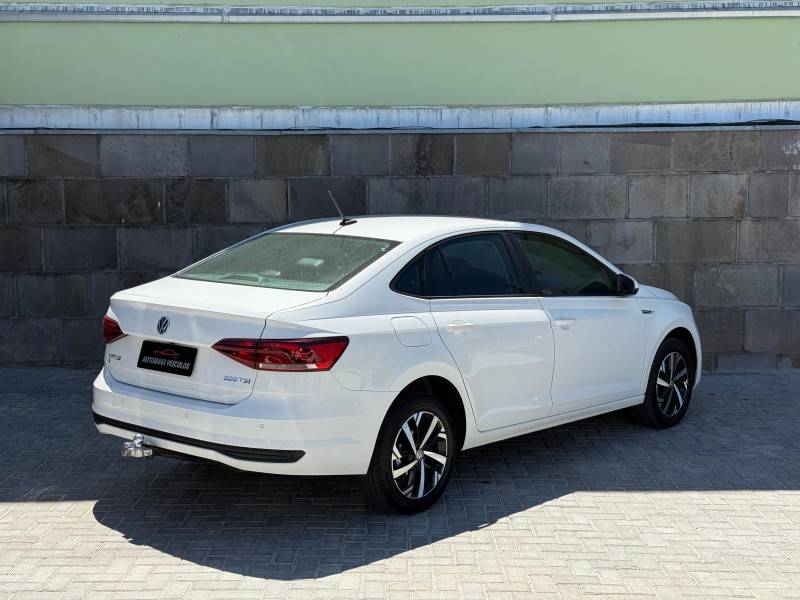 VOLKSWAGEN - VIRTUS - 2021/2022 - Branca - R$ 93.900,00