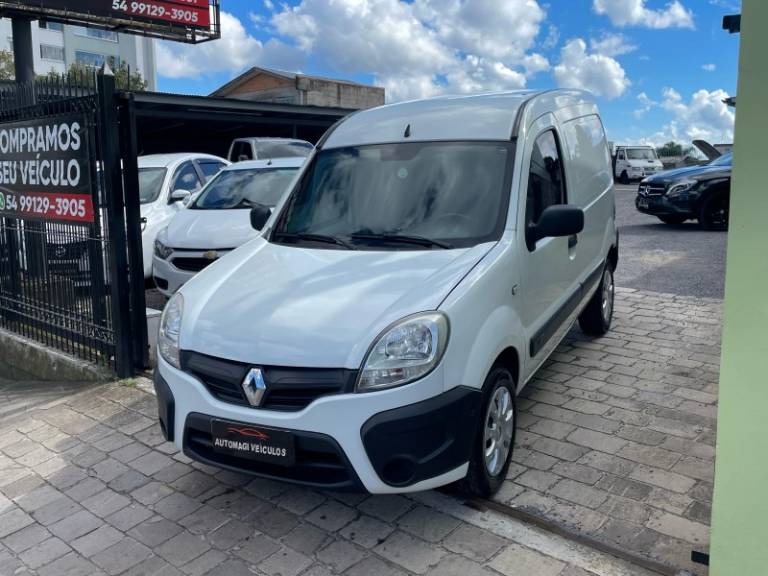 RENAULT - KANGOO - 2014/2015 - Branca - R$ 43.900,00
