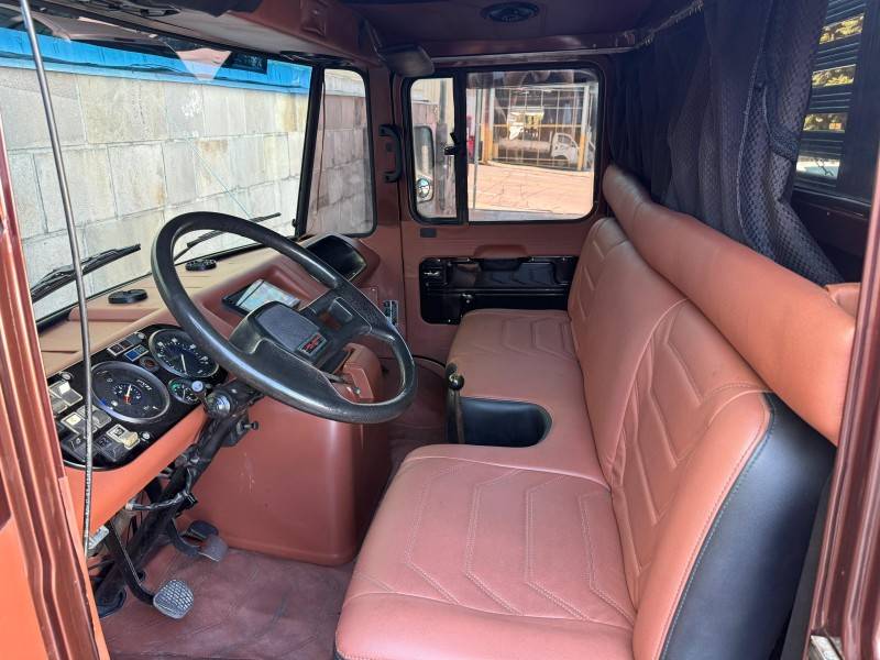 MERCEDES-BENZ - 708 - 1988/1988 - Bege - R$ 119.900,00