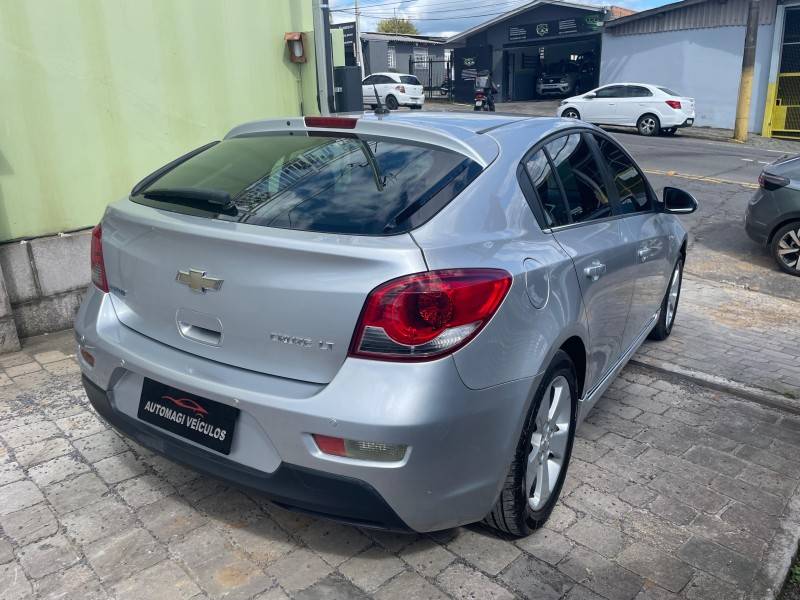 CHEVROLET - CRUZE - 2013/2014 - Prata - R$ 58.900,00