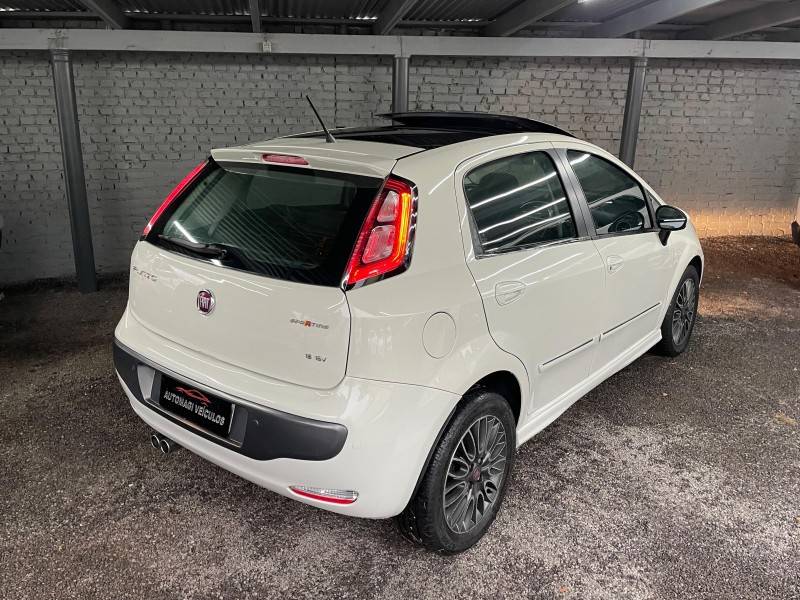 FIAT - PUNTO - 2013/2013 - Branca - R$ 49.999,00