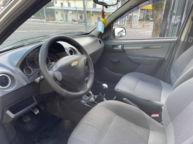 CHEVROLET - CELTA - 2015/2015 - Prata - R$ 34.900,00