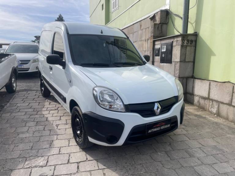 RENAULT - KANGOO - 2014/2015 - Branca - R$ 43.900,00