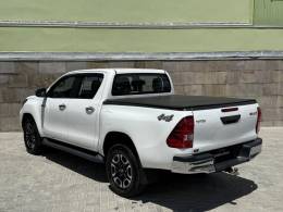 TOYOTA - HILUX - 2021/2021 - Branca - R$ 173.900,00
