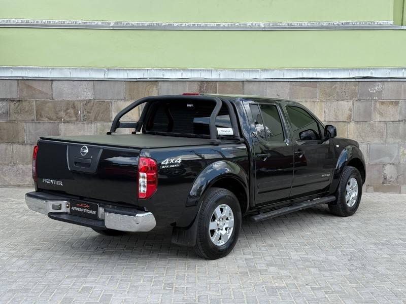NISSAN - FRONTIER - 2014/2014 - Preta - R$ 89.900,00