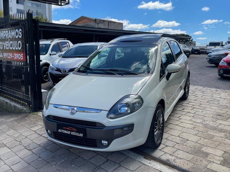 FIAT - PUNTO - 2013/2013 - Branca - R$ 49.900,00