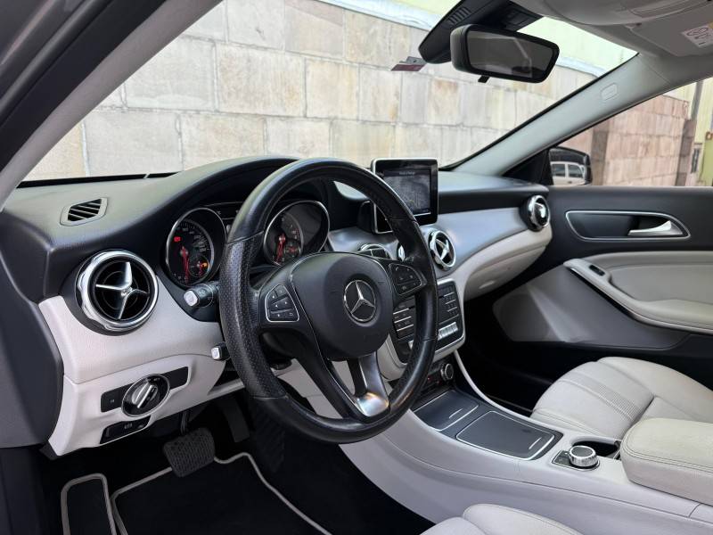 MERCEDES-BENZ - GLA 200 - 2019/2019 - Cinza - R$ 129.900,00