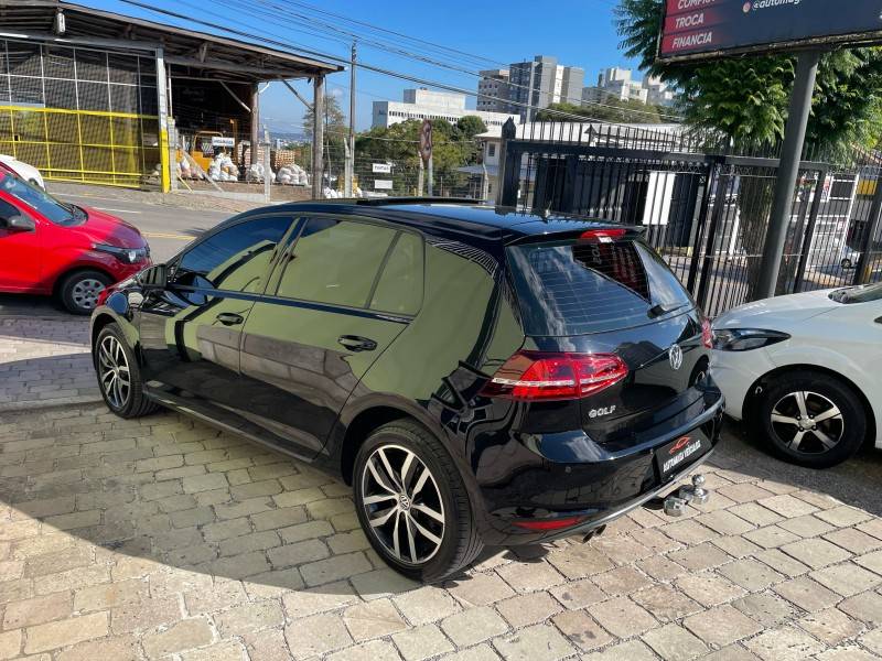 VOLKSWAGEN - GOLF - 2014/2015 - Preta - R$ 84.900,00