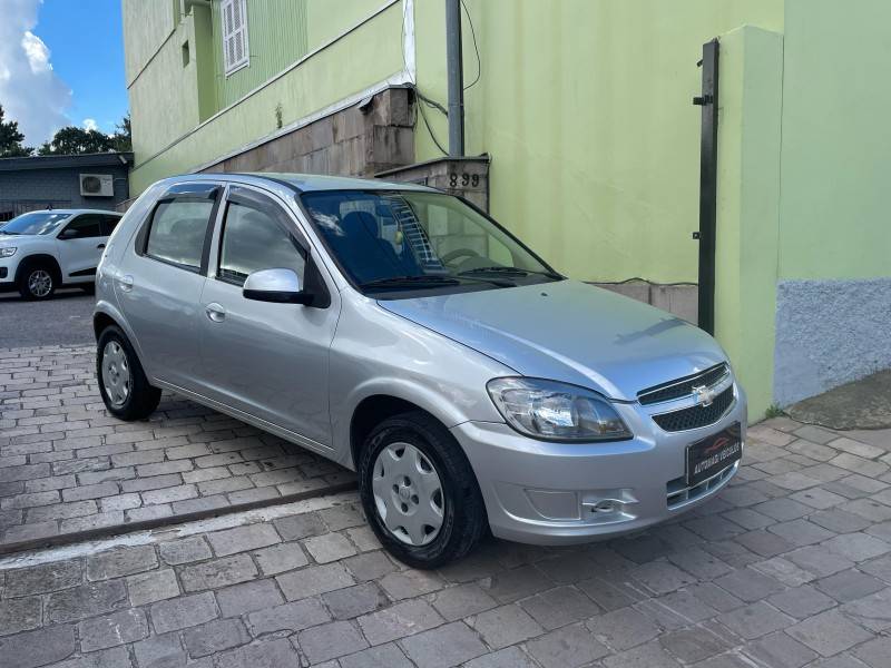 CHEVROLET - CELTA - 2015/2015 - Prata - R$ 34.900,00
