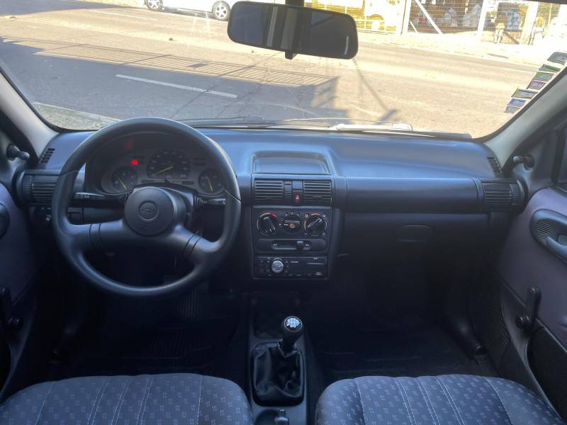 CHEVROLET - CORSA - 1998/1998 - Prata - R$ 18.900,00