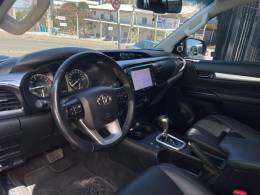 TOYOTA - HILUX - 2021/2021 - Cinza - R$ 259.900,00