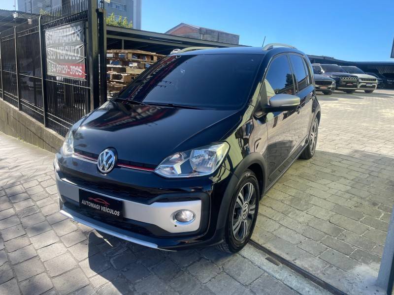 VOLKSWAGEN - UP - 2018/2018 - Preta - R$ 63.900,00