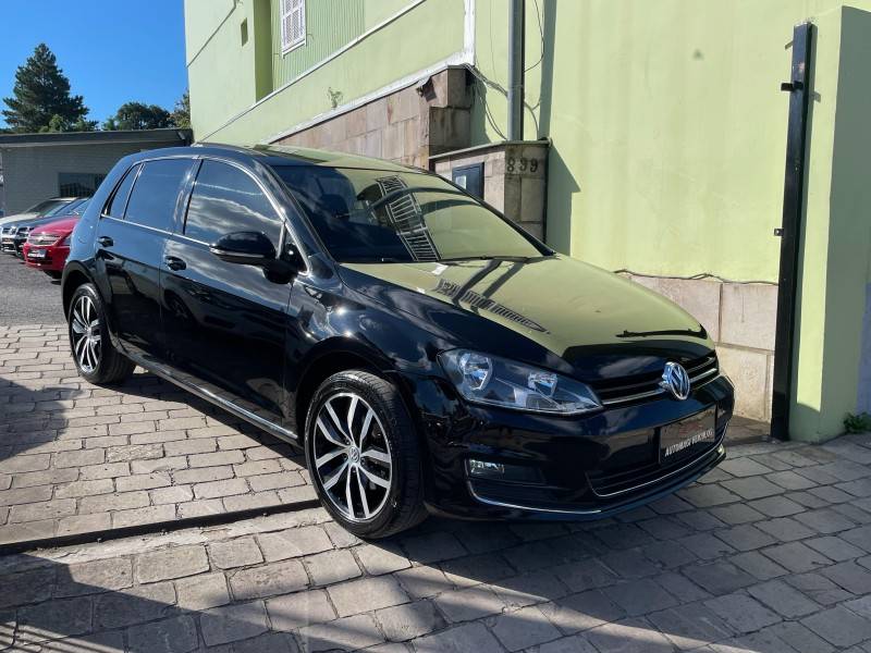 VOLKSWAGEN - GOLF - 2014/2015 - Preta - R$ 84.900,00