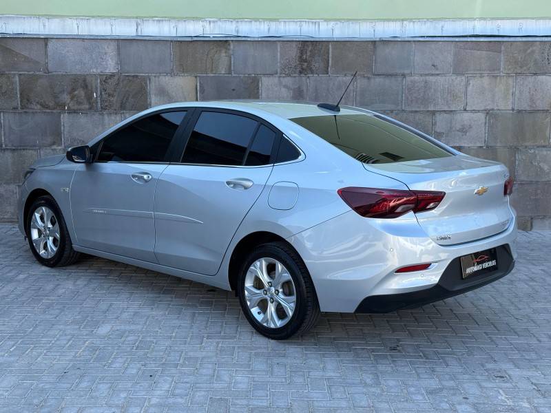 CHEVROLET - ONIX - 2019/2020 - Prata - R$ 72.900,00