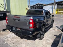 TOYOTA - HILUX - 2021/2021 - Cinza - R$ 259.900,00