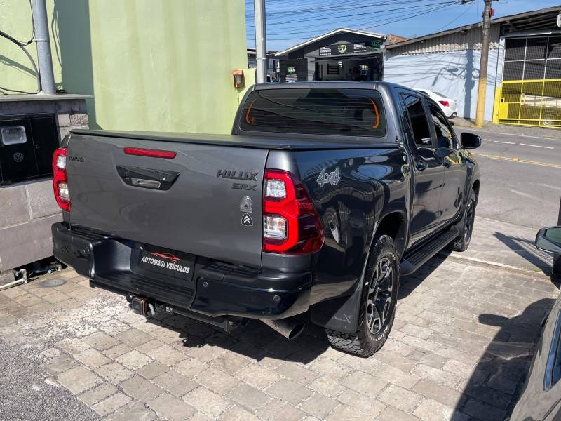 TOYOTA - HILUX - 2021/2021 - Cinza - R$ 259.900,00